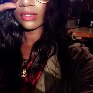 Meet your Posher, Raquel